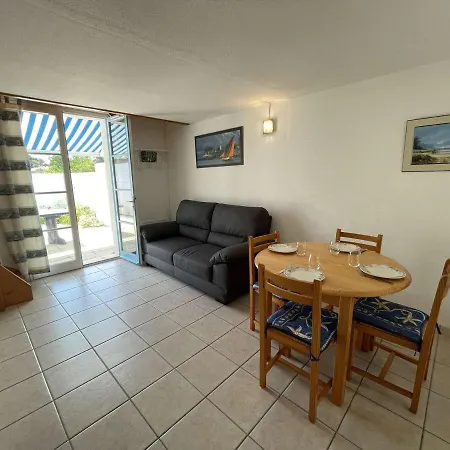 Maison 3 Pieces Avec Mezzanine, Jardin Clos, A 200m De La - - Fr-1-224c-270 *