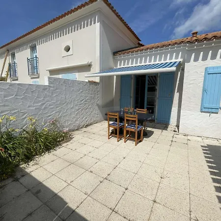 Maison 3 Pieces Avec Mezzanine, Jardin Clos, A 200m De La - - Fr-1-224c-270